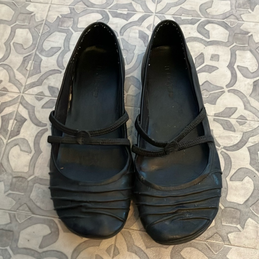 3/$15-Le Chateau Black Flats with Pleated Detail